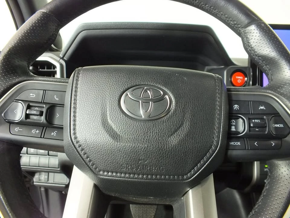 2025 Toyota 4Runner 6th Gen - Image 14 of 20