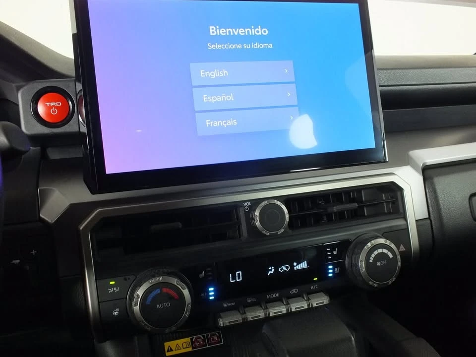 2025 Toyota 4Runner 6th Gen - Image 17 of 20