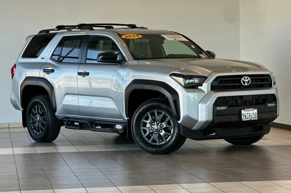 2025 Toyota 4Runner 6th Gen - Image 2 of 13