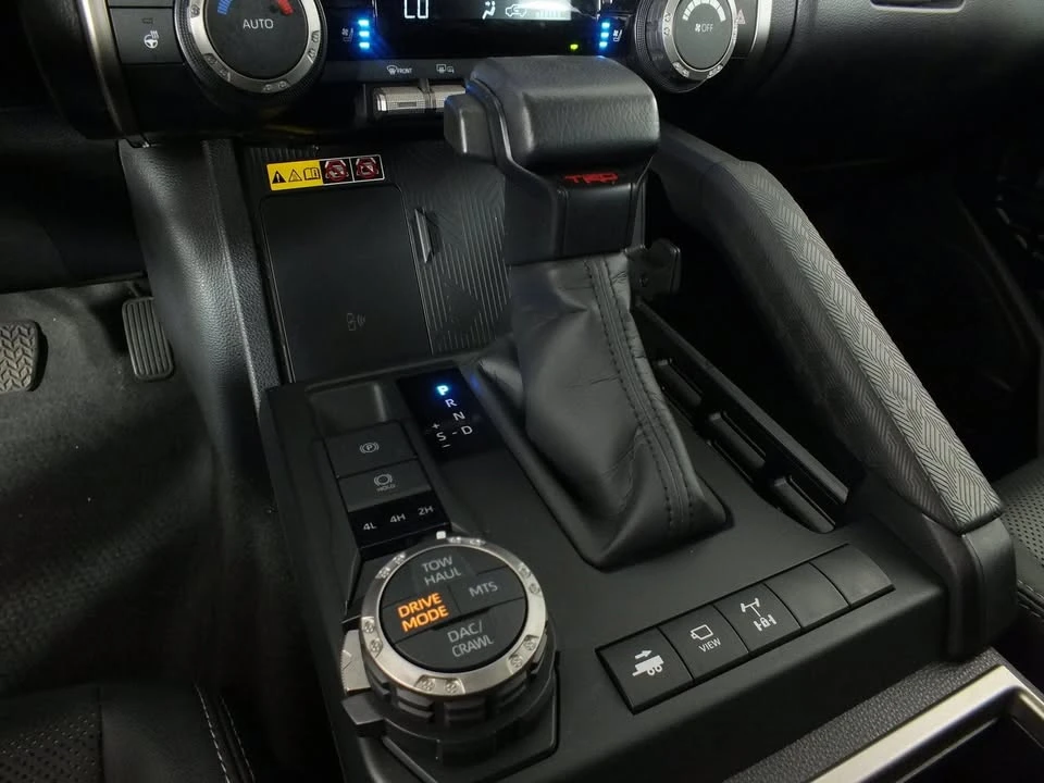 2025 Toyota 4Runner 6th Gen - Image 18 of 20