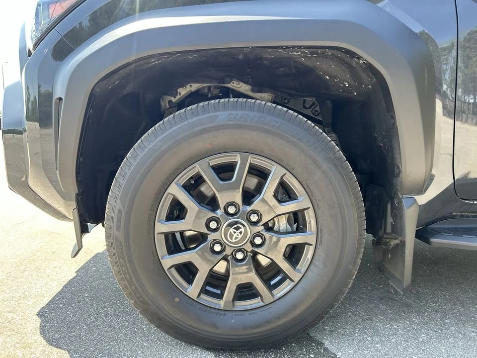 2025 Toyota 4Runner 6th Gen - Image 11 of 20