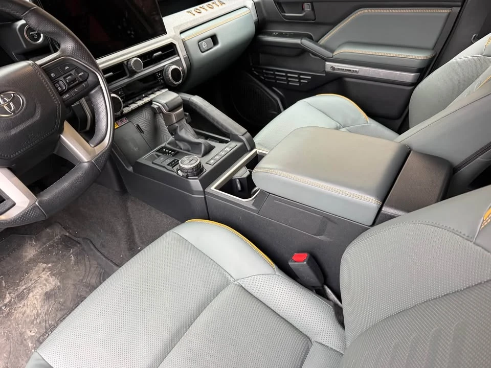 2025 Toyota 4Runner 6th Gen - Image 9 of 11