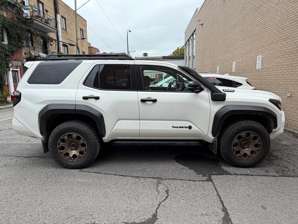 2025 Toyota 4Runner 6th Gen - Image 2 of 11