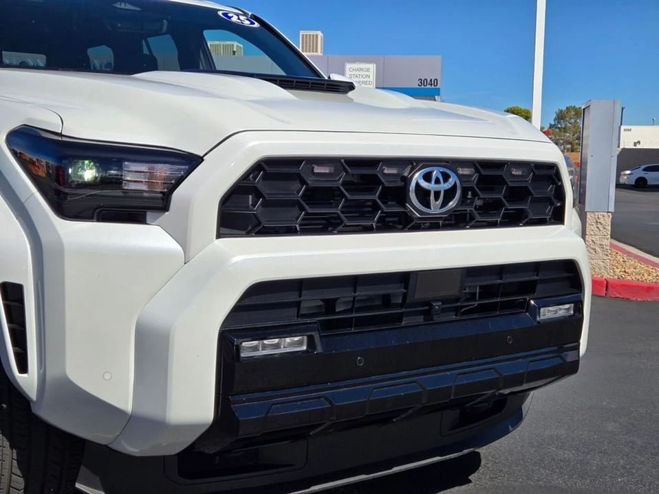 2025 Toyota 4Runner 6th Gen - Image 6 of 20