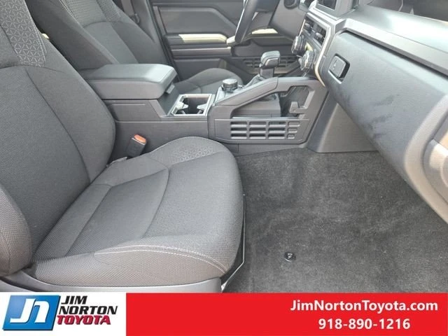 2025 Toyota 4Runner 6th Gen - Image 13 of 20
