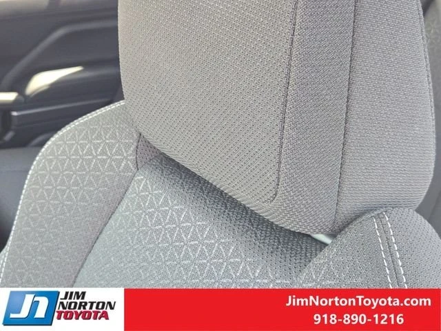 2025 Toyota 4Runner 6th Gen - Image 14 of 20