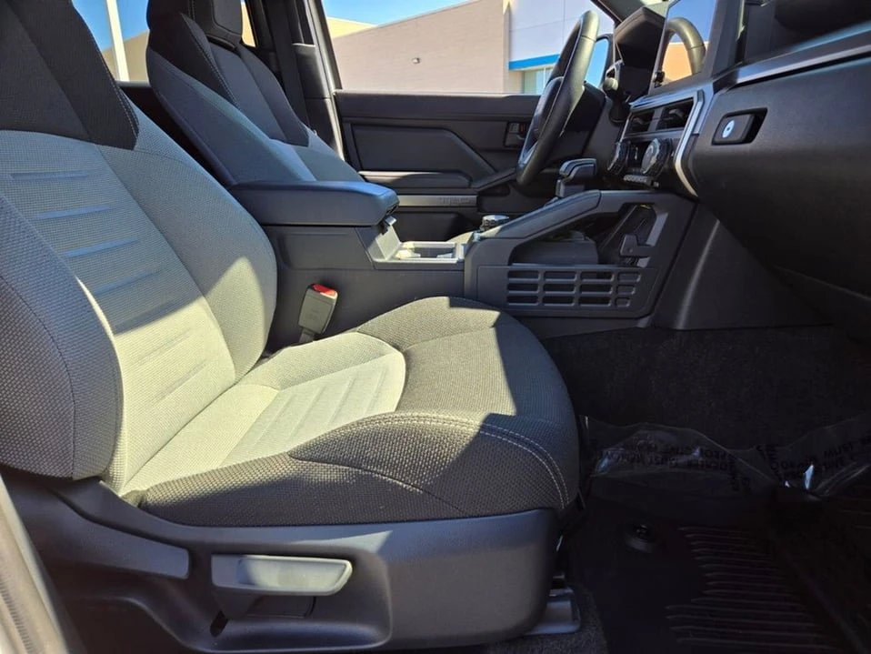 2025 Toyota 4Runner 6th Gen - Image 13 of 20