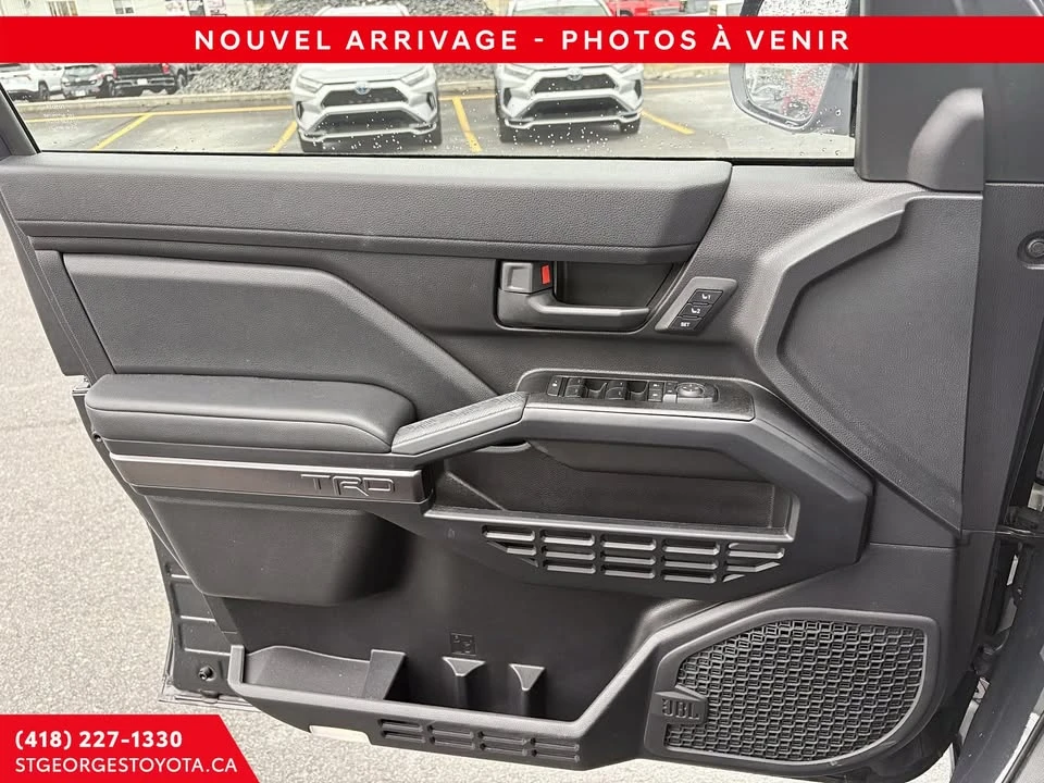 2025 Toyota 4Runner 6th Gen - Image 12 of 17