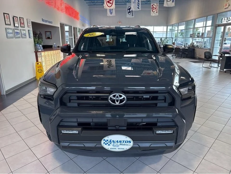 2025 Toyota 4Runner 6th Gen - Image 2 of 20