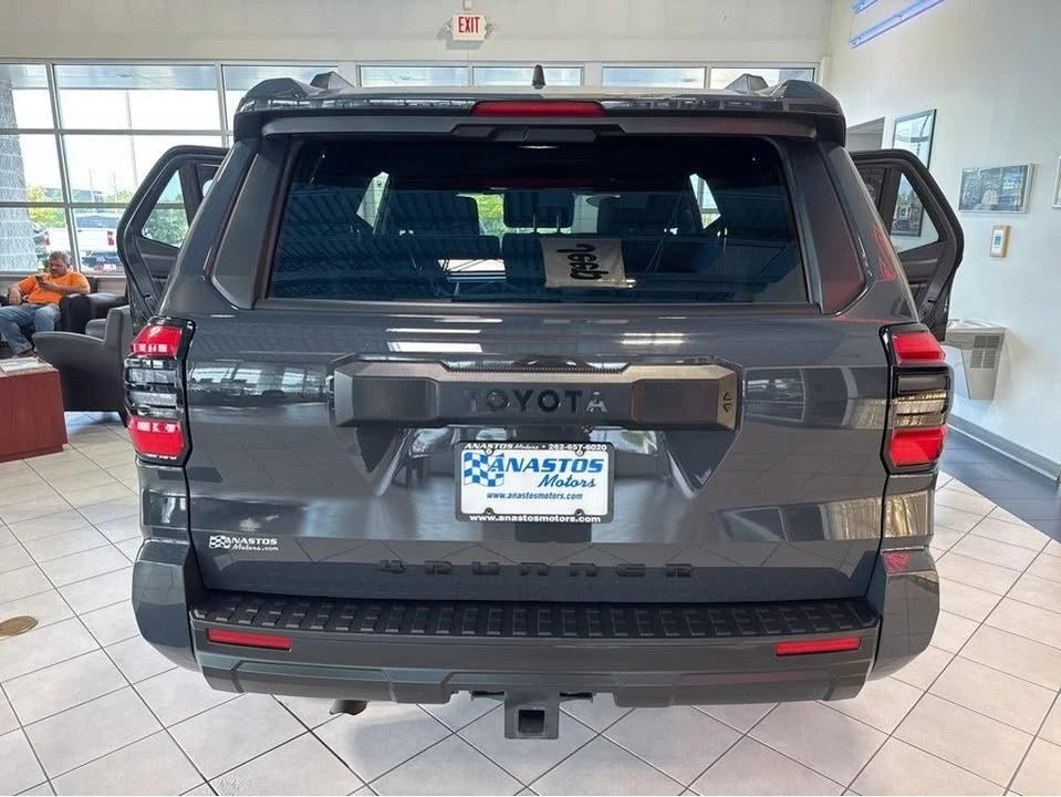 2025 Toyota 4Runner 6th Gen - Image 12 of 20