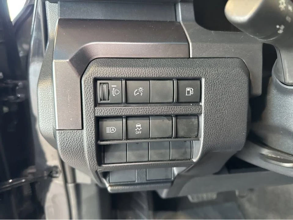 2025 Toyota 4Runner 6th Gen - Image 18 of 20