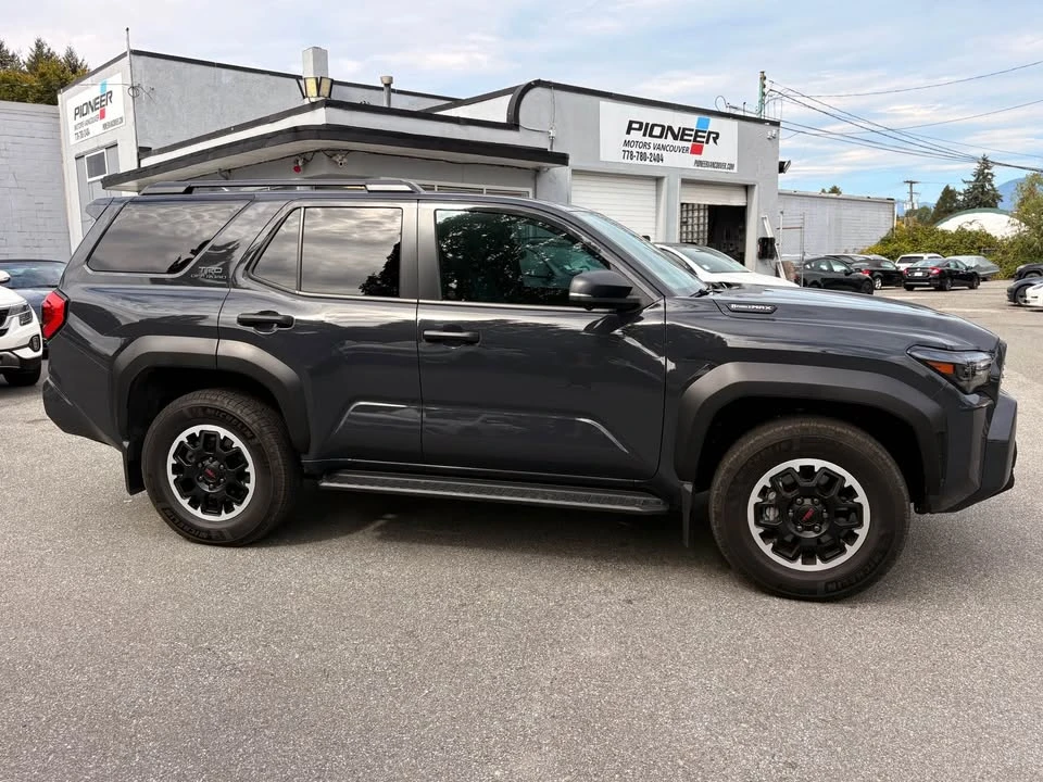 2025 Toyota 4Runner 6th Gen - Image 5 of 9