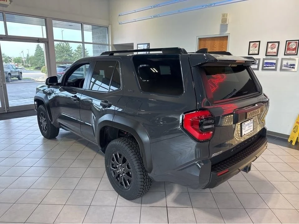 2025 Toyota 4Runner 6th Gen - Image 11 of 20