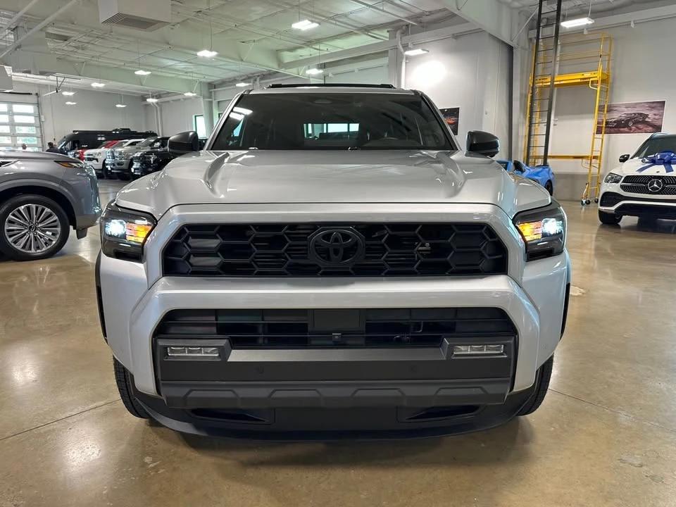 2025 Toyota 4Runner 6th Gen - Image 2 of 20
