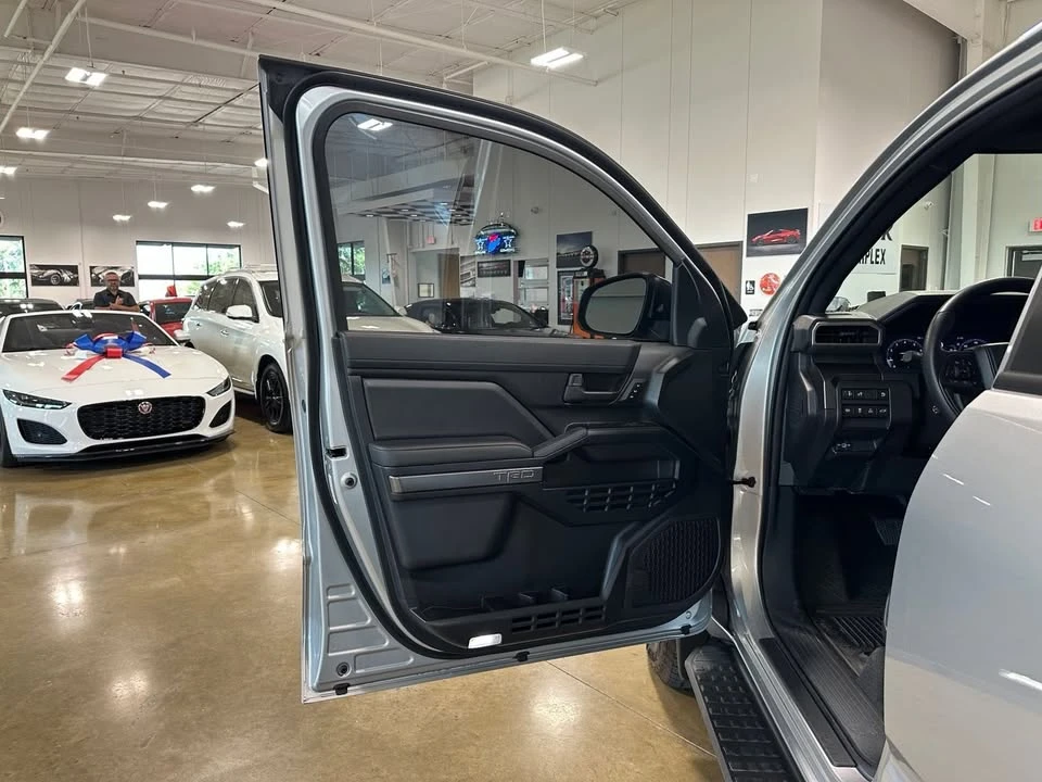 2025 Toyota 4Runner 6th Gen - Image 12 of 20