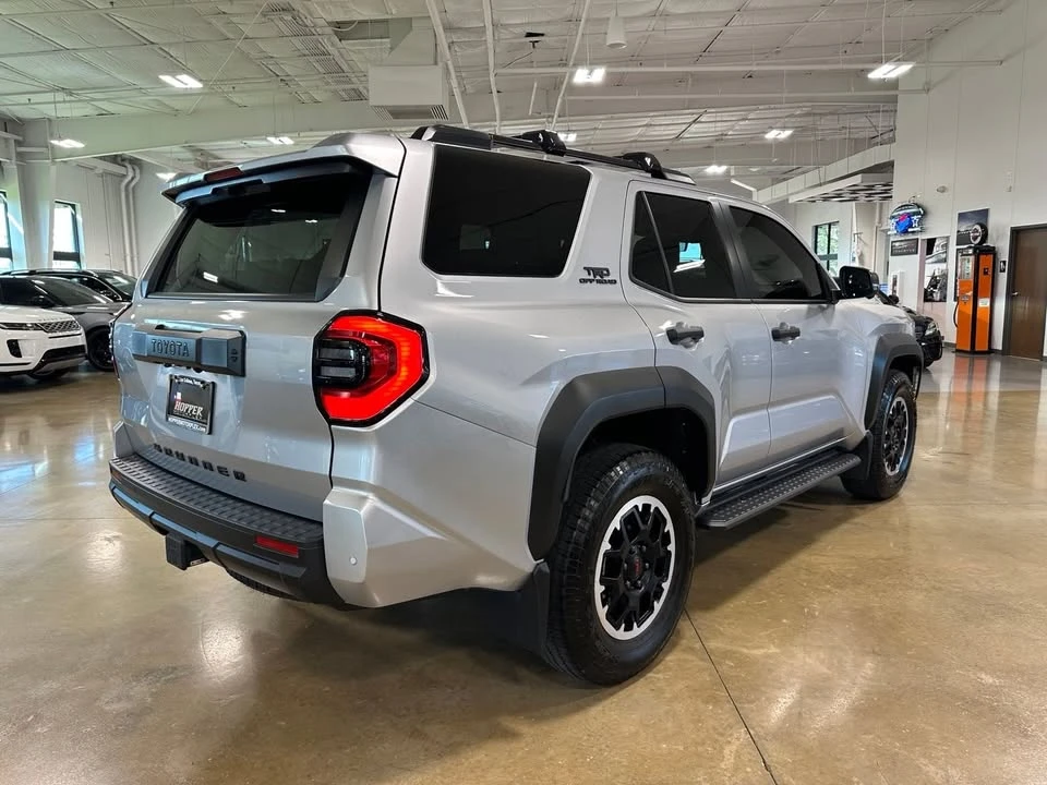 2025 Toyota 4Runner 6th Gen - Image 8 of 20