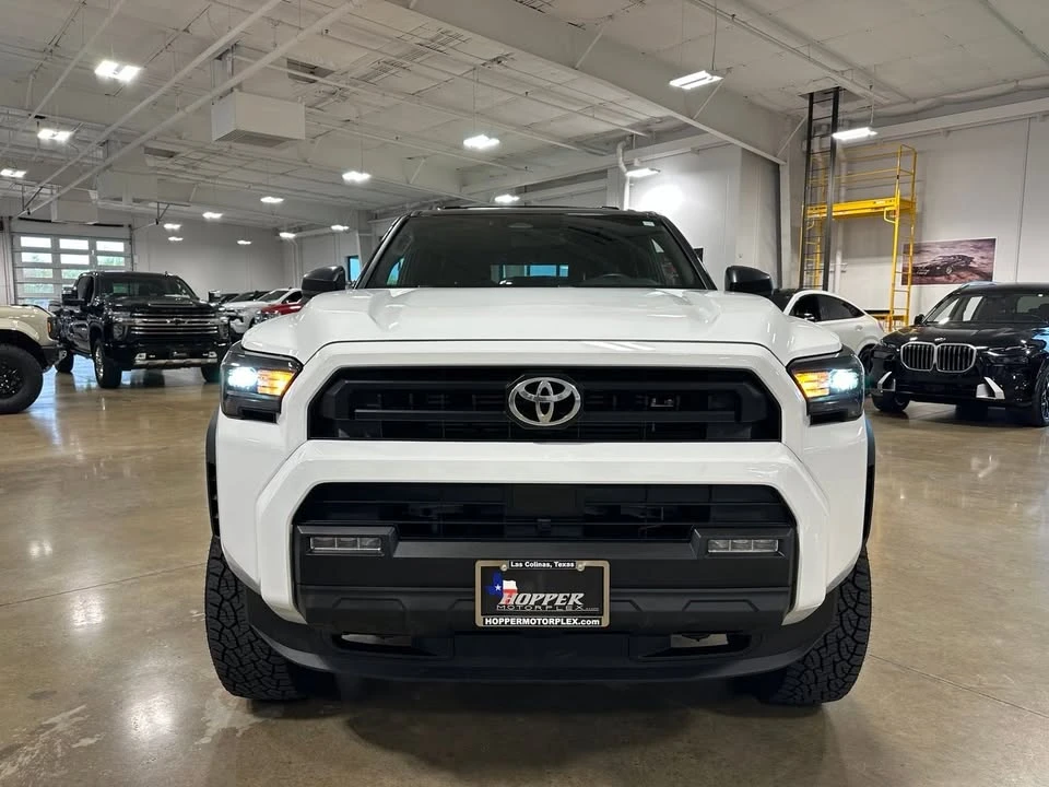2025 Toyota 4Runner 6th Gen - Image 2 of 9