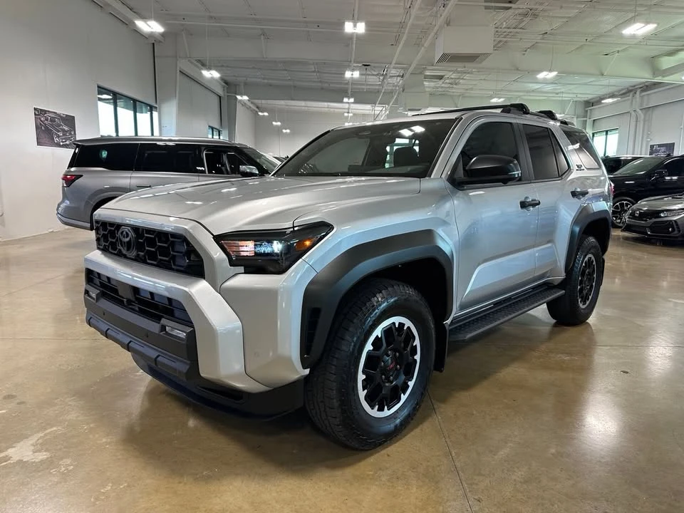 2025 Toyota 4Runner 6th Gen - Image 3 of 20