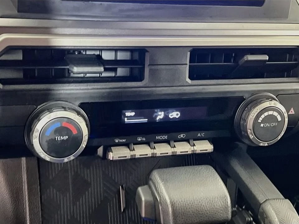 2025 Toyota 4Runner 6th Gen - Image 14 of 19