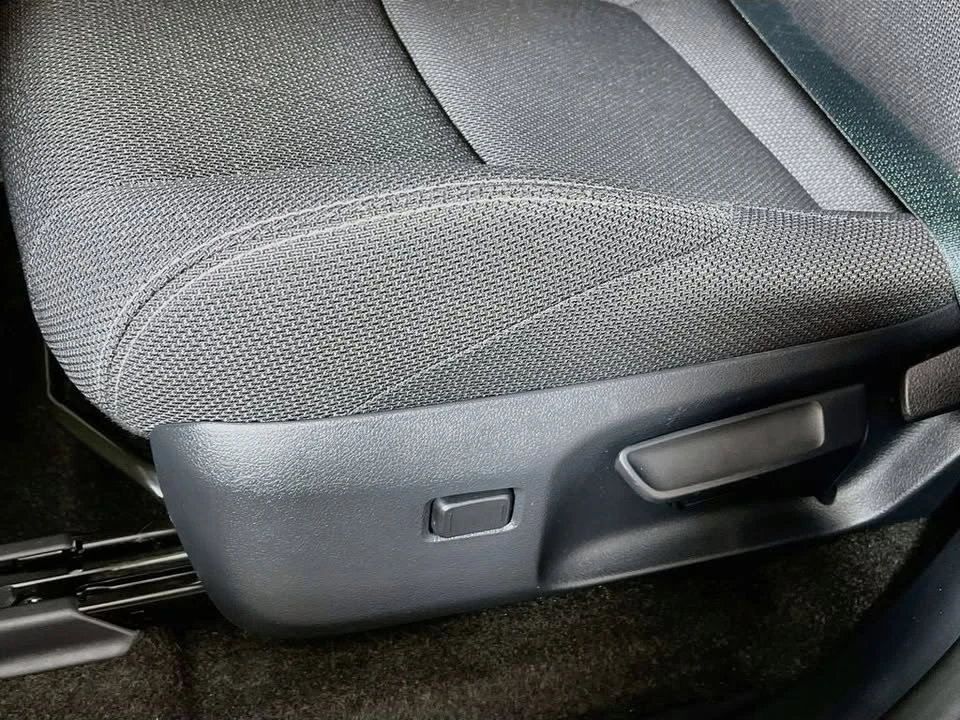 2025 Toyota 4Runner 6th Gen - Image 17 of 19