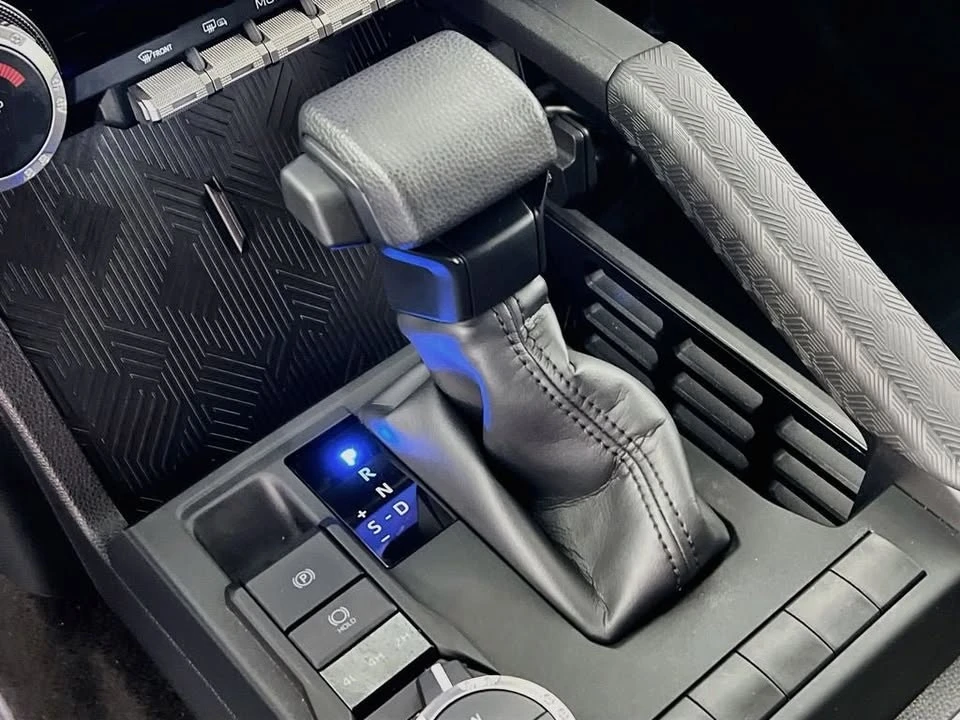 2025 Toyota 4Runner 6th Gen - Image 15 of 19