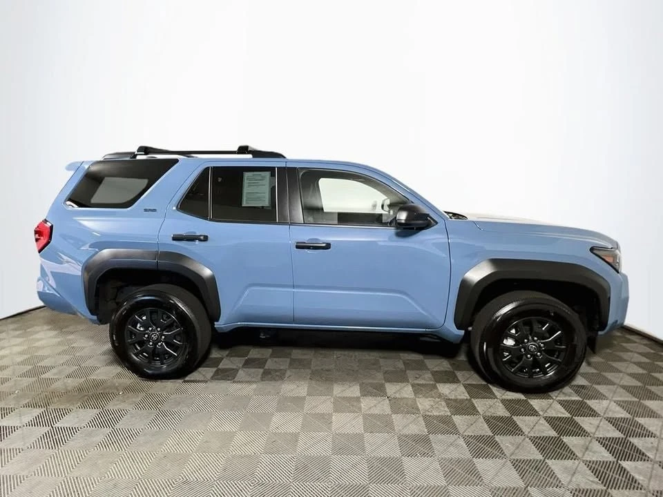2025 Toyota 4Runner 6th Gen - Image 8 of 19
