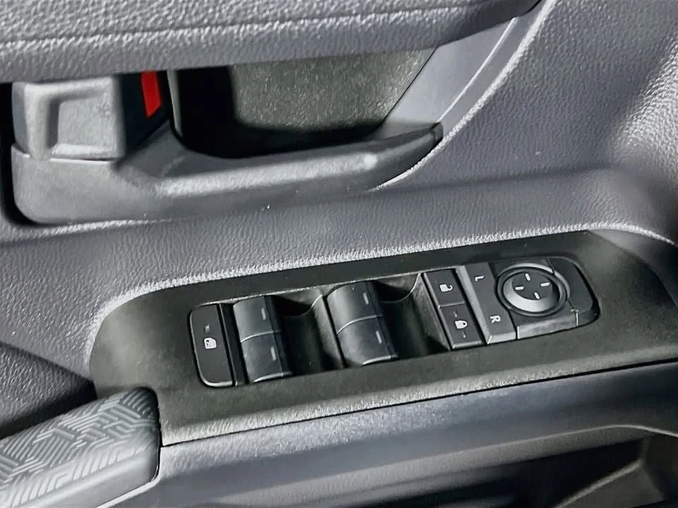 2025 Toyota 4Runner 6th Gen - Image 16 of 19