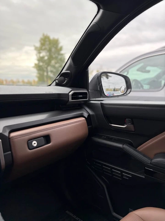 2025 Toyota 4Runner 6th Gen - Image 12 of 13