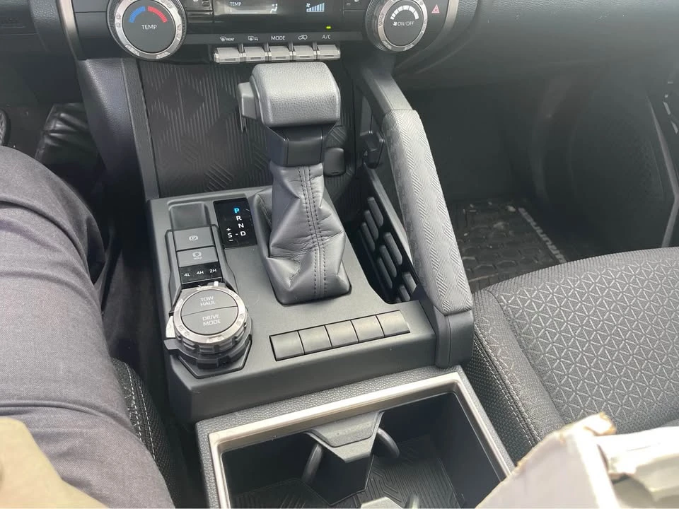 2025 Toyota 4Runner 6th Gen - Image 8 of 9