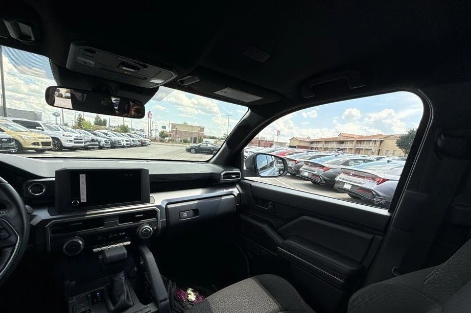2025 Toyota 4Runner 6th Gen - Image 13 of 20