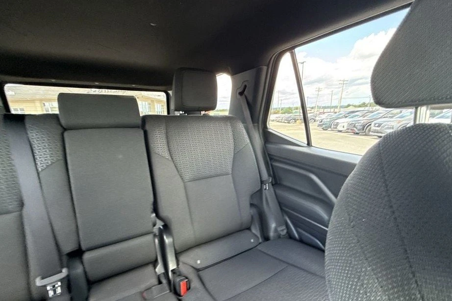2025 Toyota 4Runner 6th Gen - Image 16 of 20