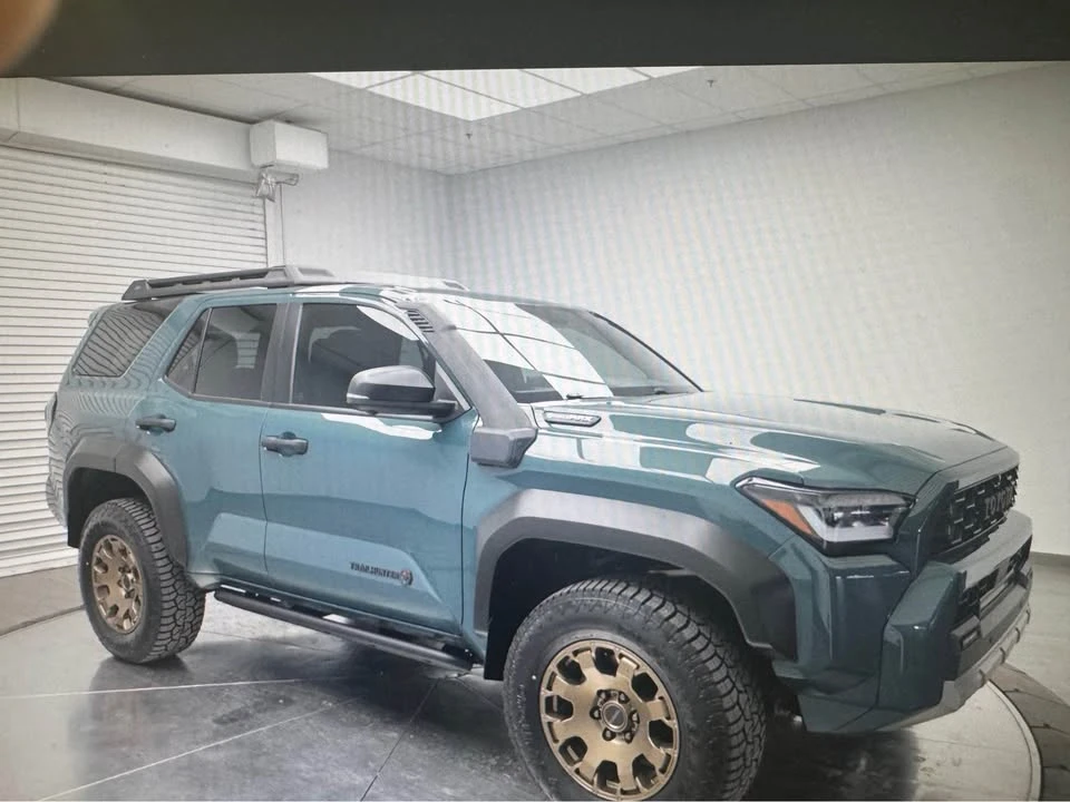 2025 Toyota 4Runner 6th Gen - Image 7 of 8