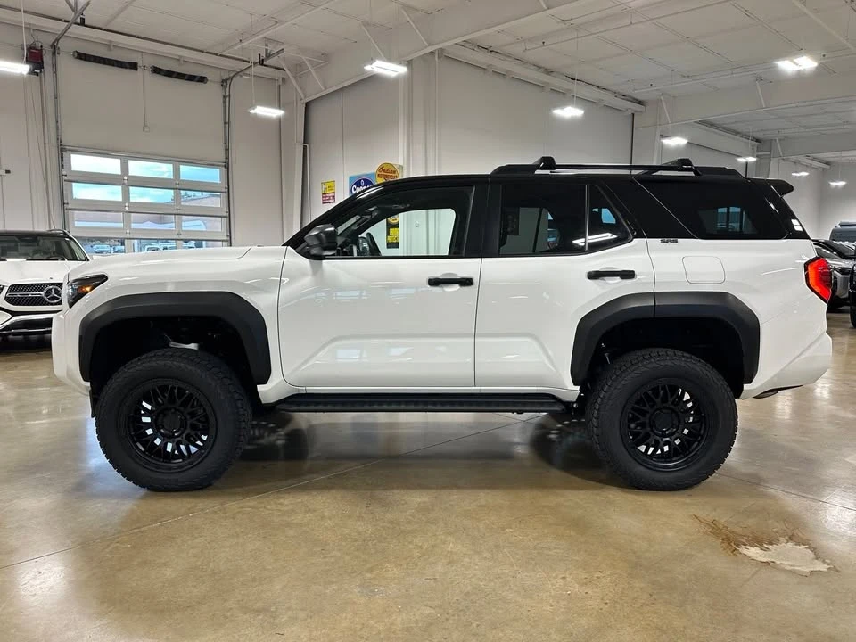 2025 Toyota 4Runner 6th Gen - Image 4 of 9