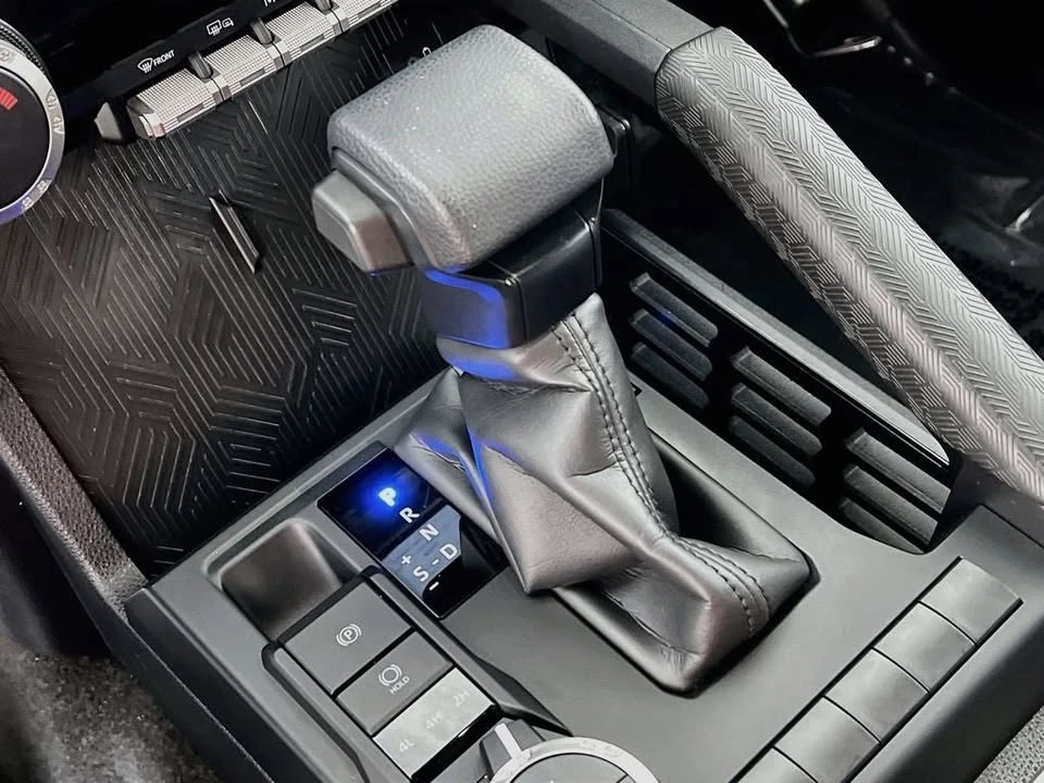 2025 Toyota 4Runner 6th Gen - Image 15 of 19