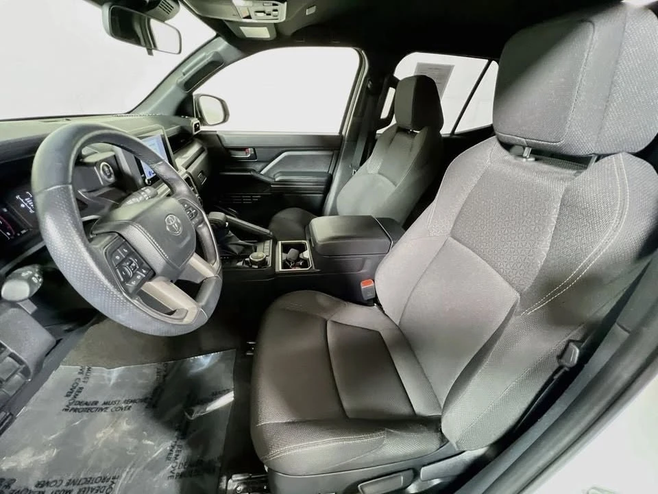 2025 Toyota 4Runner 6th Gen - Image 17 of 19