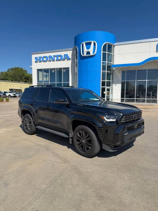 2025 Toyota 4Runner 6th Gen - Image 2 of 19
