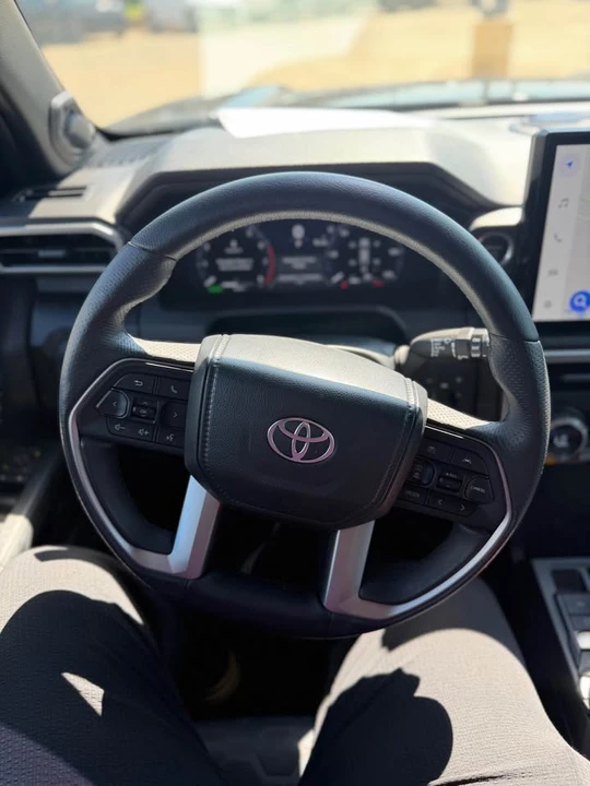 2025 Toyota 4Runner 6th Gen - Image 14 of 19