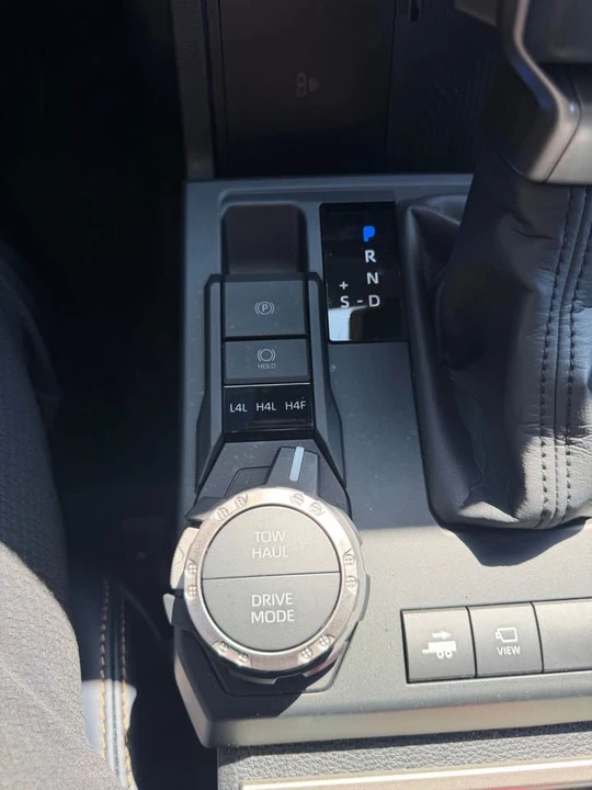 2025 Toyota 4Runner 6th Gen - Image 18 of 19