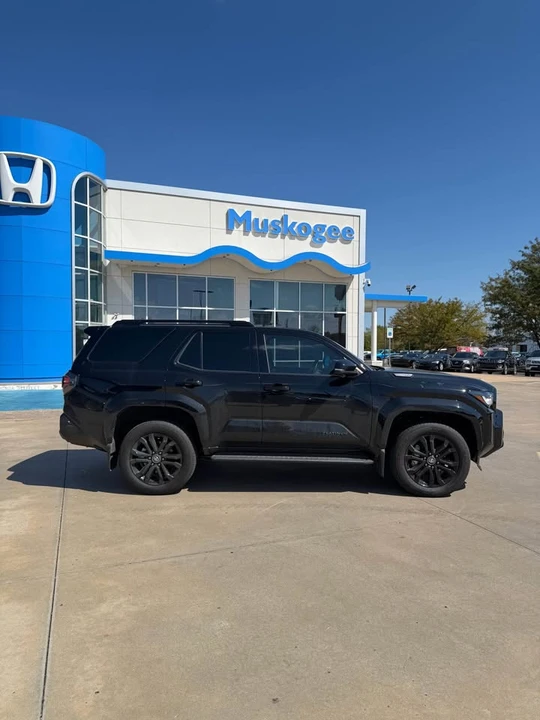 2025 Toyota 4Runner 6th Gen - Image 4 of 19