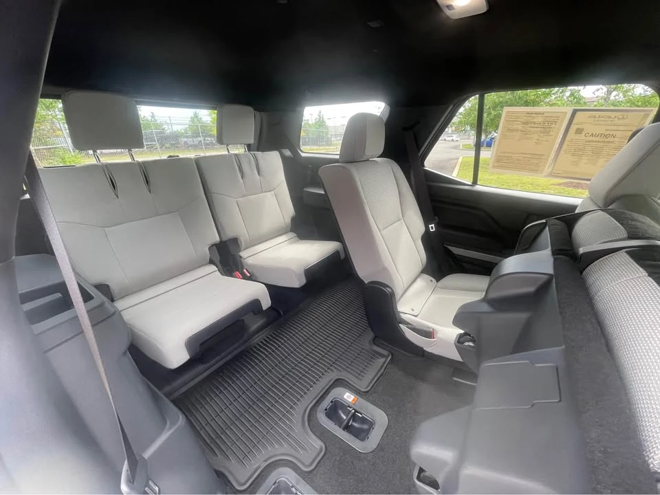 2025 Toyota 4Runner 6th Gen - Image 16 of 19