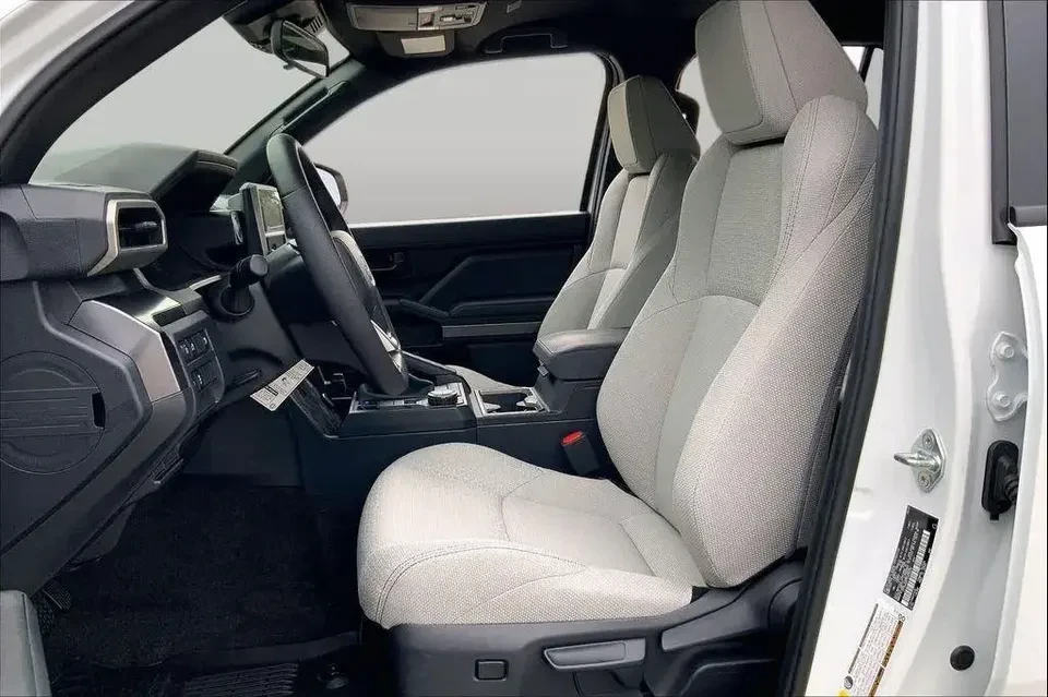 2025 Toyota 4Runner 6th Gen - Image 8 of 20