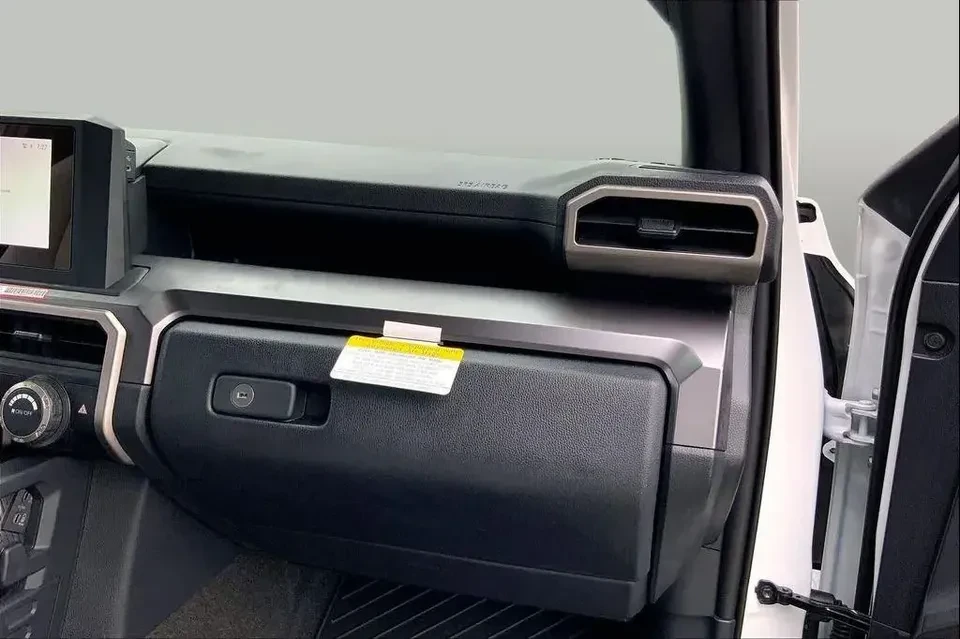 2025 Toyota 4Runner 6th Gen - Image 18 of 20