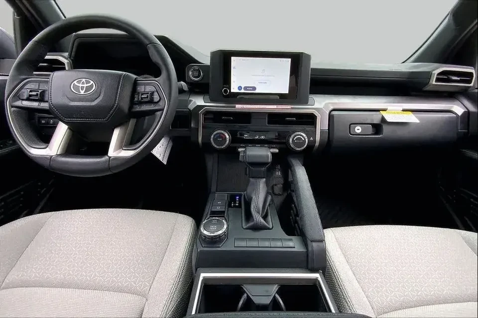 2025 Toyota 4Runner 6th Gen - Image 15 of 20