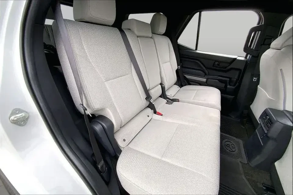 2025 Toyota 4Runner 6th Gen - Image 19 of 20
