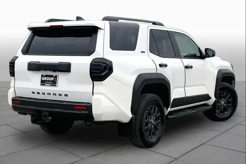 2025 Toyota 4Runner 6th Gen - Image 13 of 20