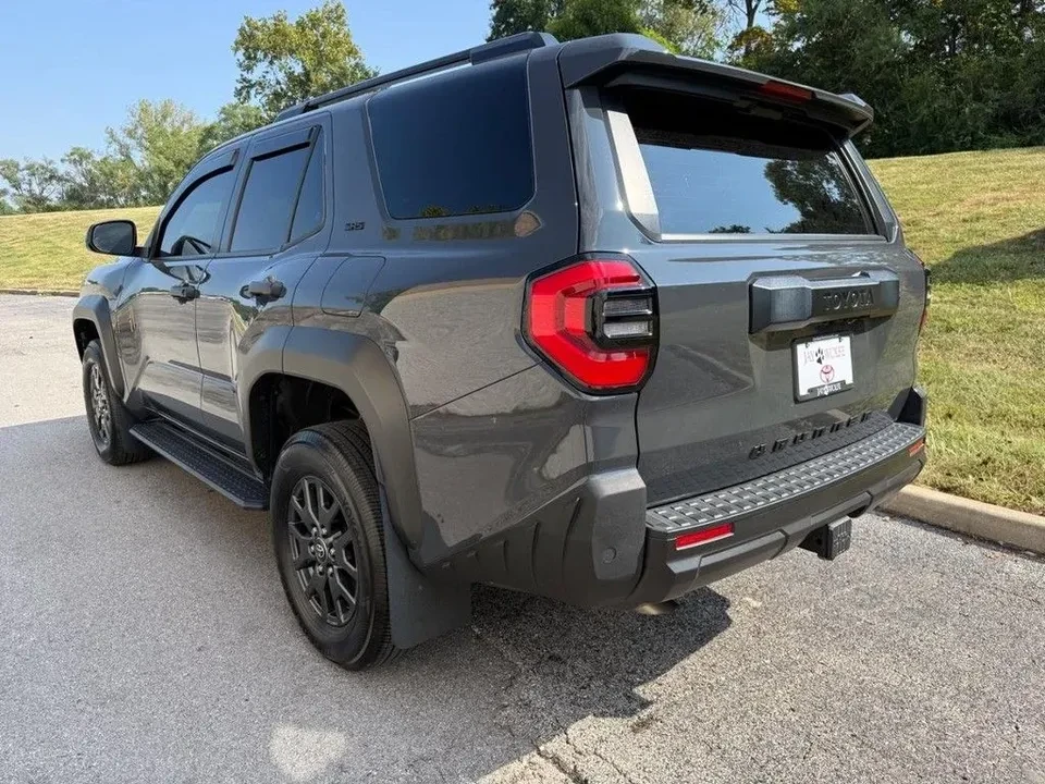 2025 Toyota 4Runner 6th Gen - Image 2 of 18