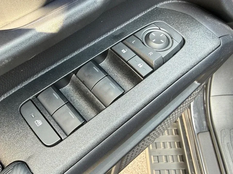 2025 Toyota 4Runner 6th Gen - Image 11 of 18