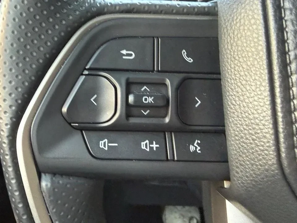 2025 Toyota 4Runner 6th Gen - Image 13 of 18