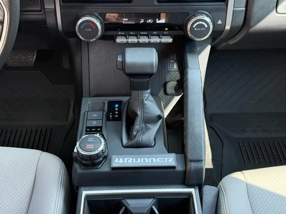 2025 Toyota 4Runner 6th Gen - Image 10 of 18