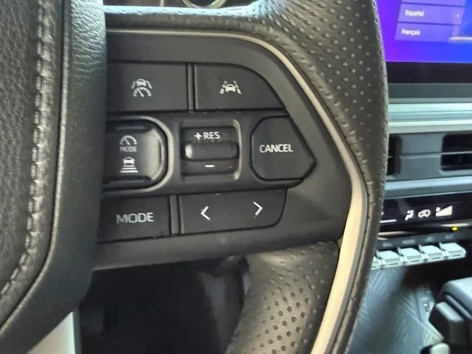 2025 Toyota 4Runner 6th Gen - Image 14 of 18